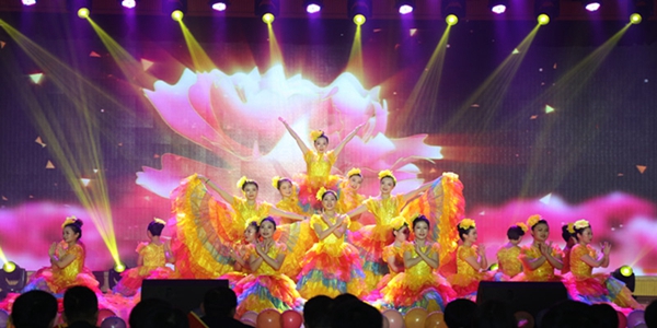 1-02、房地產(chǎn)公司、物業(yè)公司開場舞《春海》.jpg